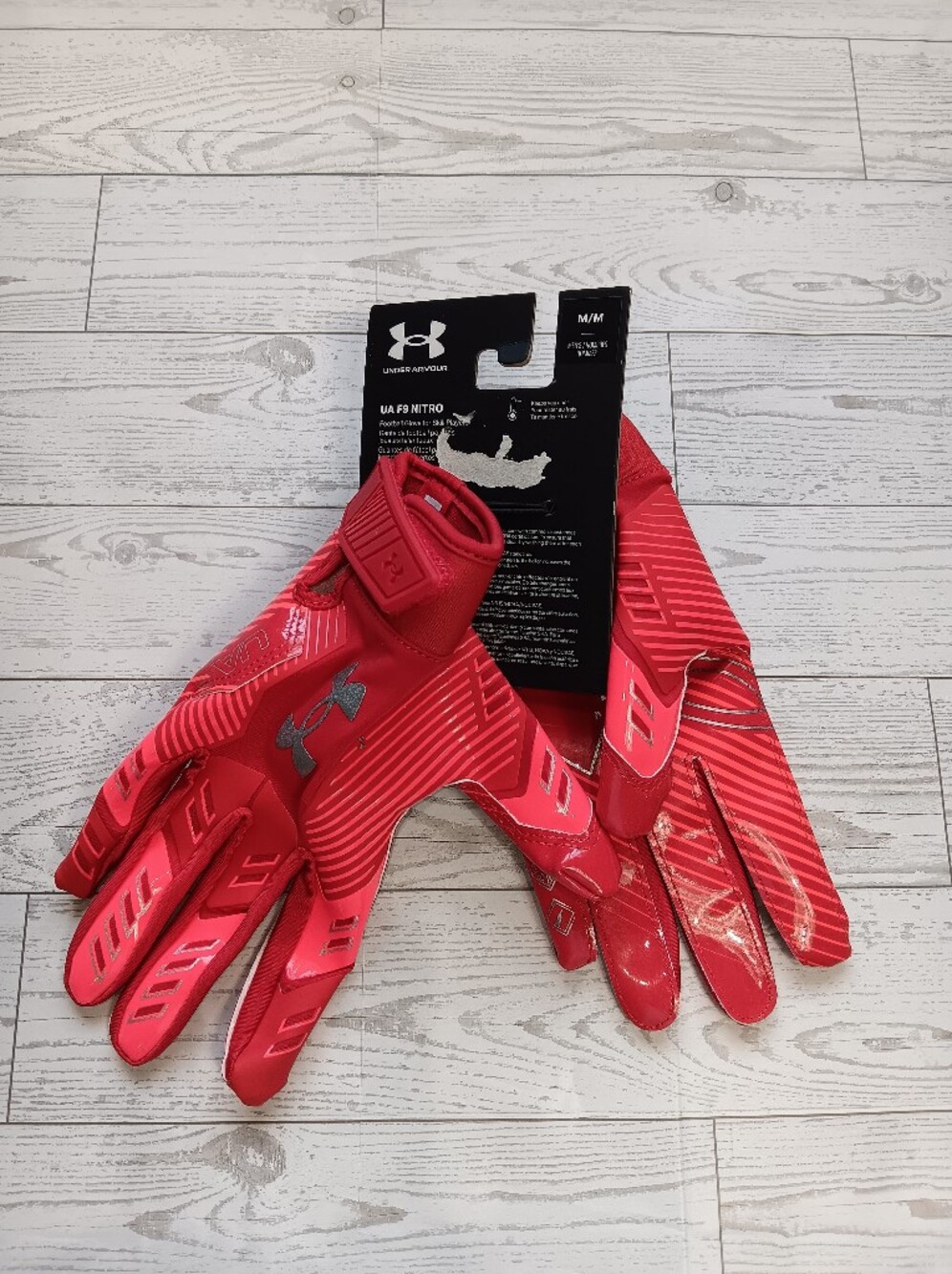 NWT Under Armour Men's F9 Nitro Football Gloves Red Size M, L